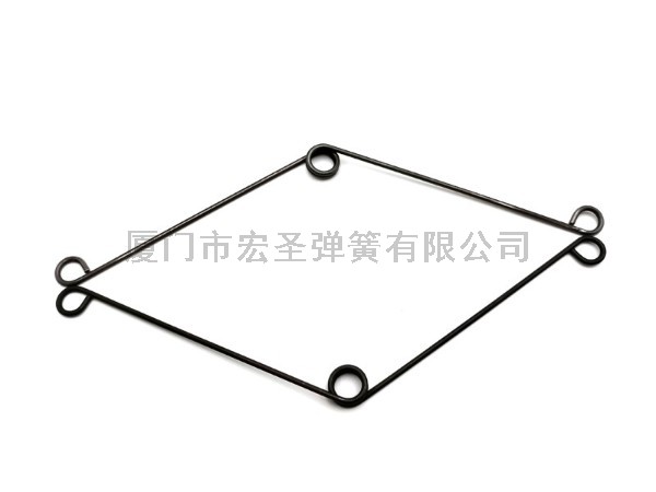扭簧广泛应用于卷帘门中，为平稳可控的运行提供必要的力。